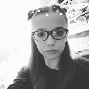 Meet your Posher, Evelyn